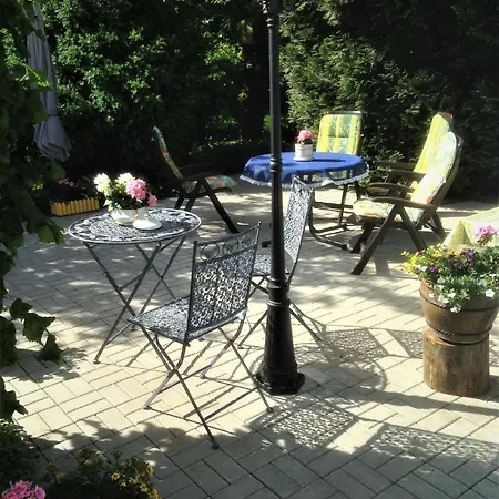 Gemuetliche In Ebbingen Mit Grossem Garten Apartamento
